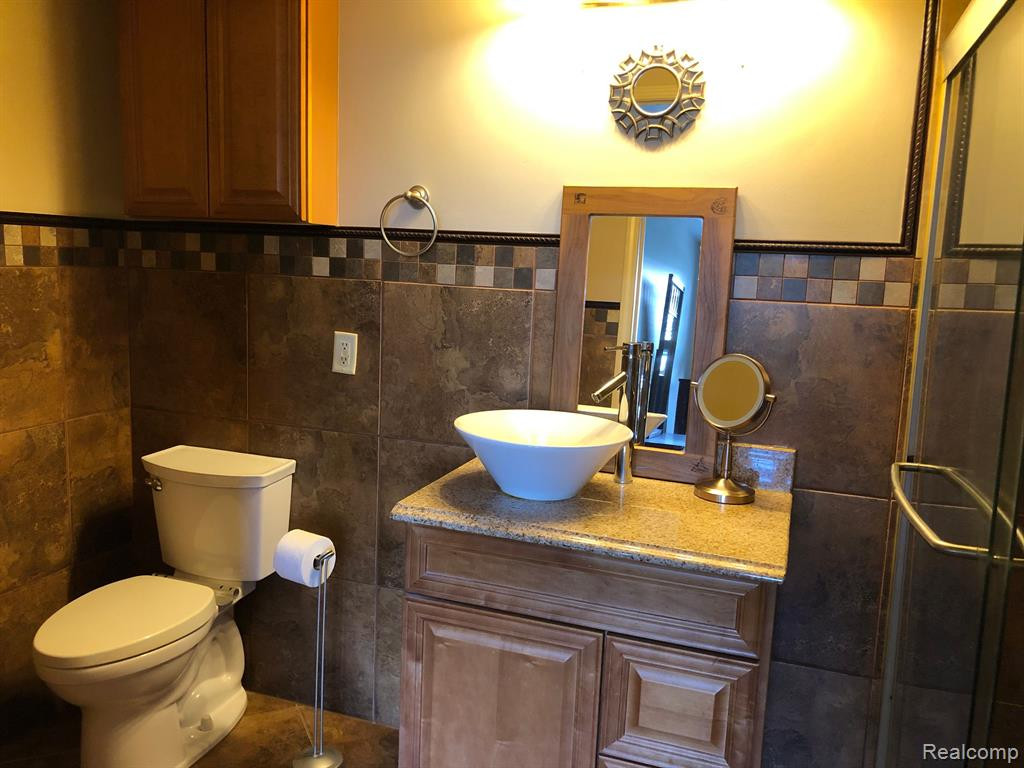 26667 KIRKWAY Drive, Woodhaven, MI 48183 — Photo 18