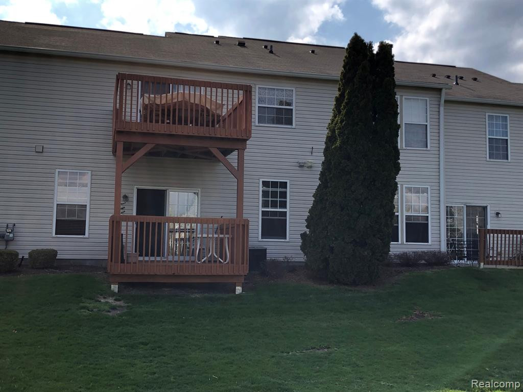26667 KIRKWAY Drive, Woodhaven, MI 48183 — Photo 23