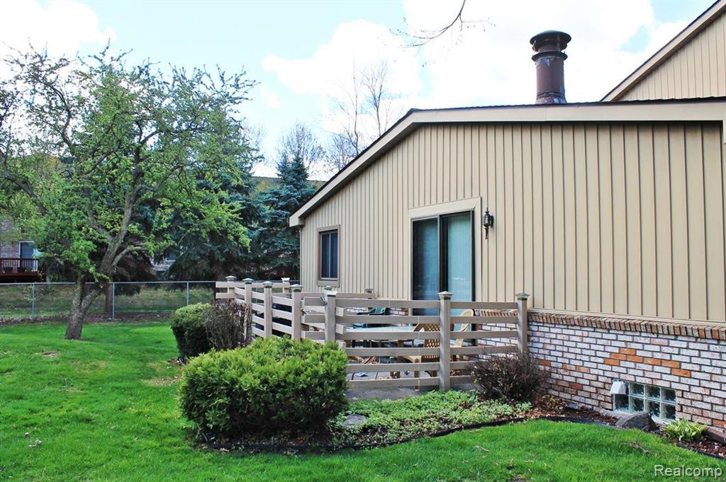 41553 BEDFORD Drive, Canton, MI 48187 — Photo 4