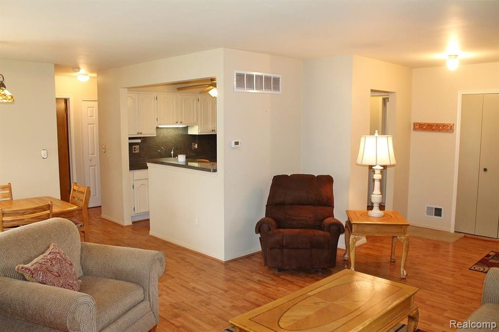41553 BEDFORD Drive, Canton, MI 48187 — Photo 12