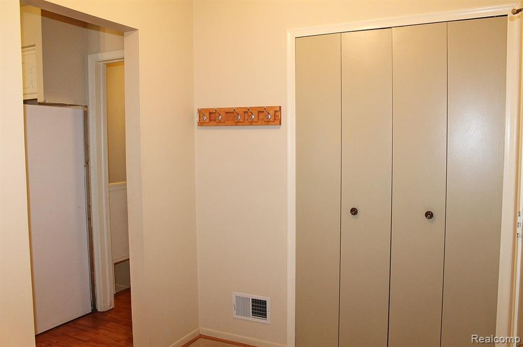 41553 BEDFORD Drive, Canton, MI 48187 — Photo 23