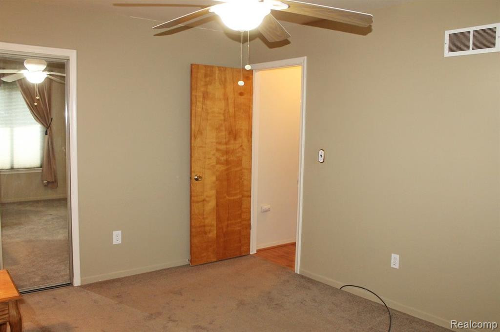 41553 BEDFORD Drive, Canton, MI 48187 — Photo 24