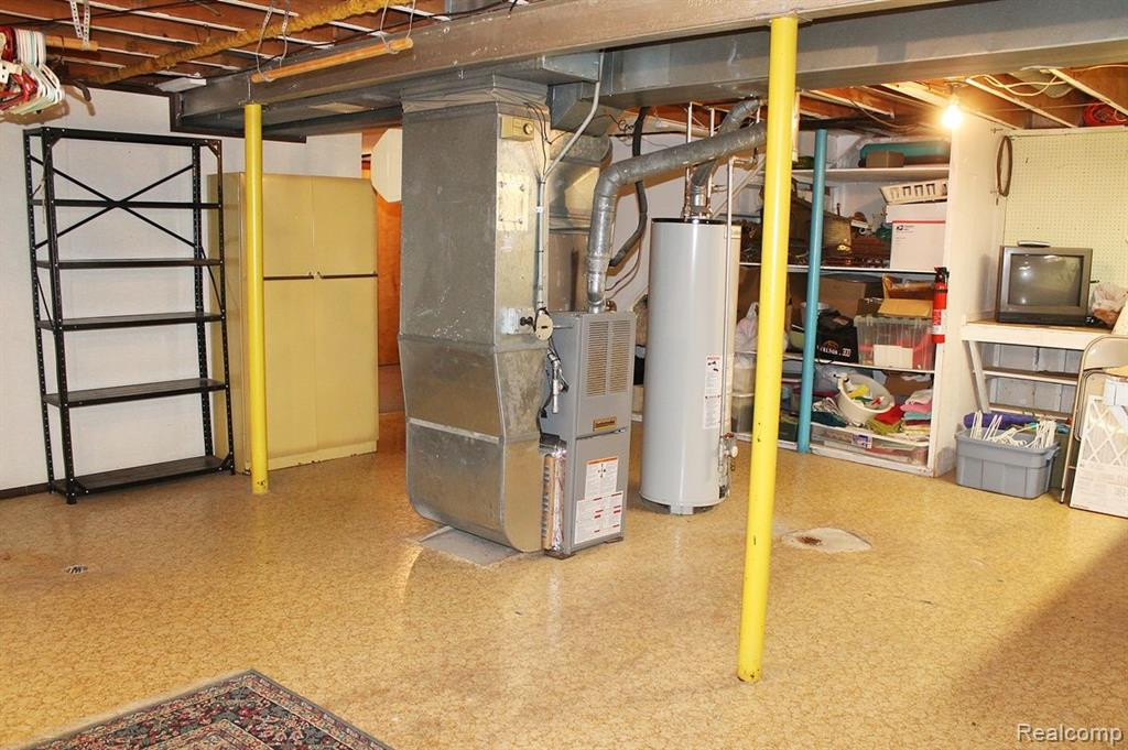 41553 BEDFORD Drive, Canton, MI 48187 — Photo 31