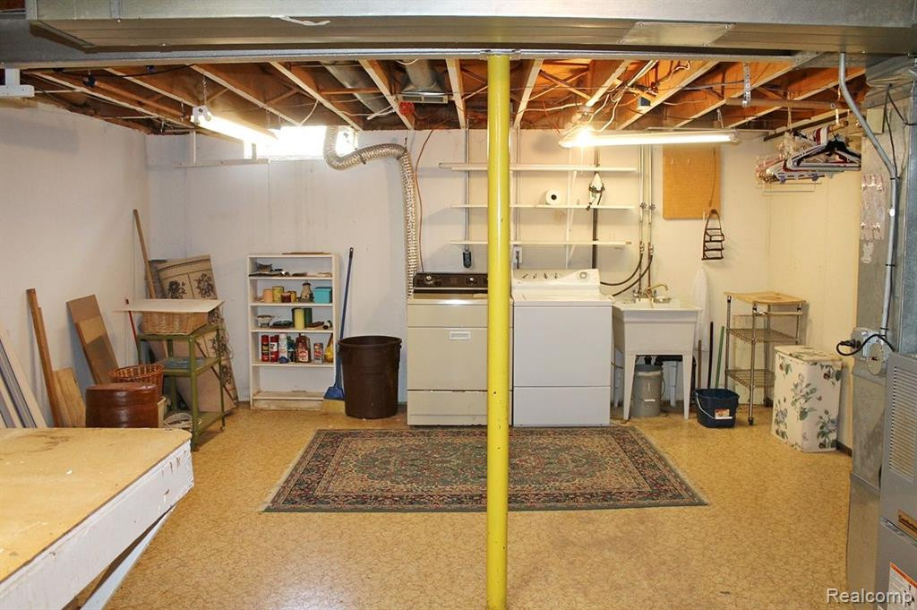 41553 BEDFORD Drive, Canton, MI 48187 — Photo 33