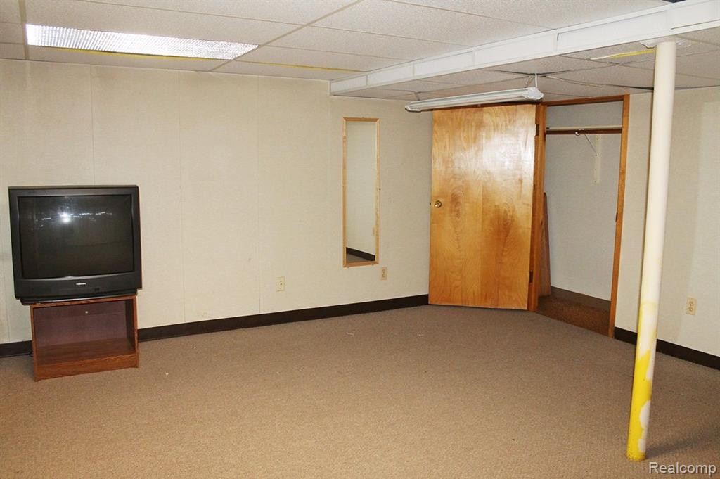 41553 BEDFORD Drive, Canton, MI 48187 — Photo 34