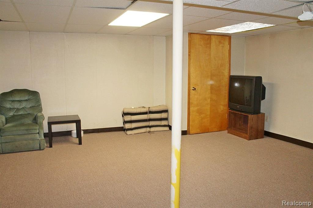 41553 BEDFORD Drive, Canton, MI 48187 — Photo 35