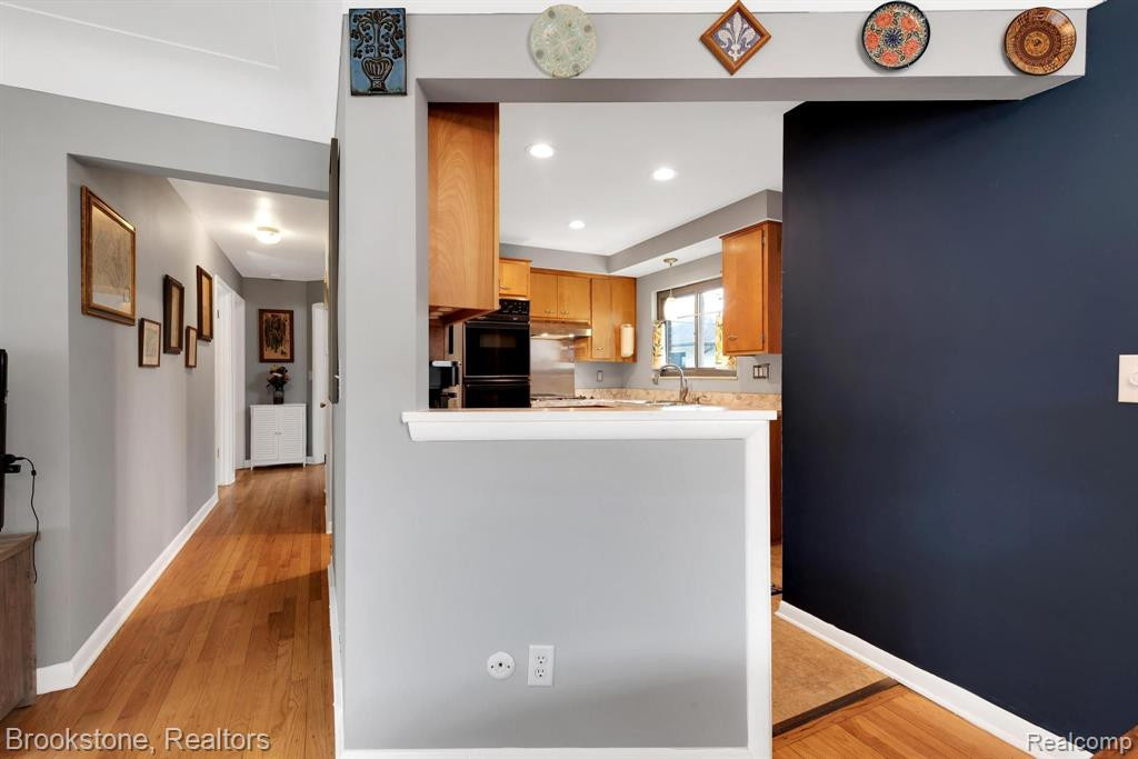 335 Hazelwood Avenue, Ann Arbor, MI 48103 — Photo 9