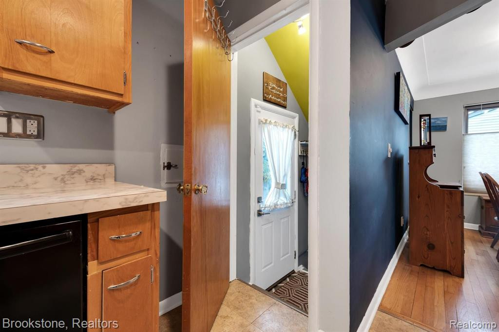 335 Hazelwood Avenue, Ann Arbor, MI 48103 — Photo 13