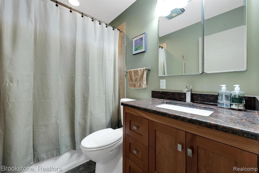 335 Hazelwood Avenue, Ann Arbor, MI 48103 — Photo 14