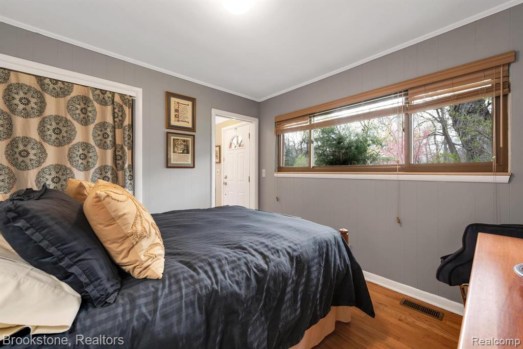 335 Hazelwood Avenue, Ann Arbor, MI 48103 — Photo 17