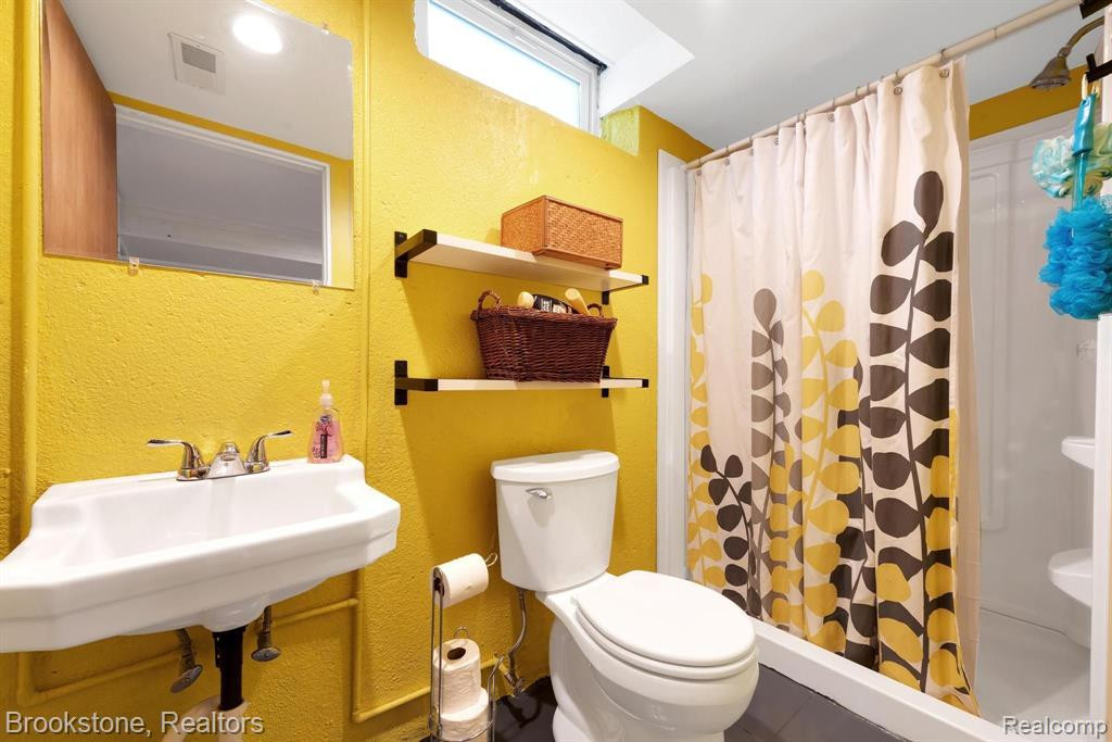 335 Hazelwood Avenue, Ann Arbor, MI 48103 — Photo 22