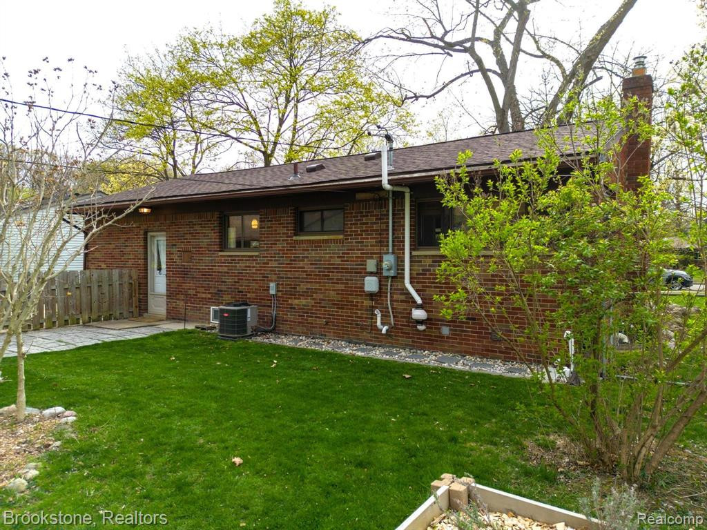 335 Hazelwood Avenue, Ann Arbor, MI 48103 — Photo 29