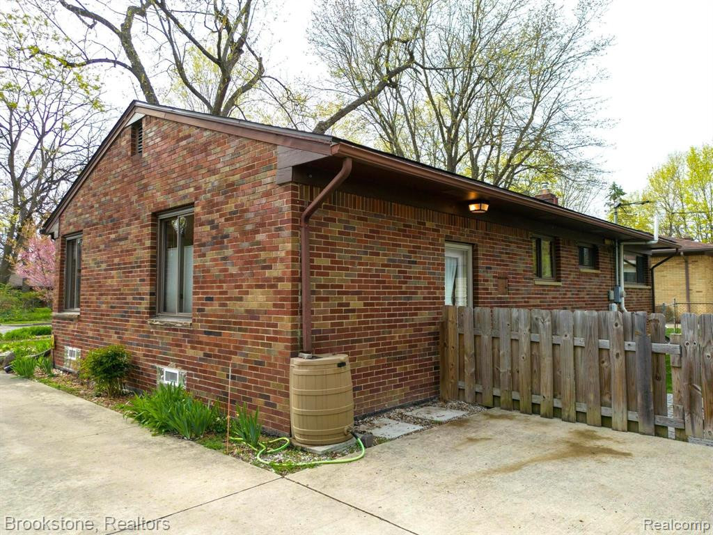 335 Hazelwood Avenue, Ann Arbor, MI 48103 — Photo 32