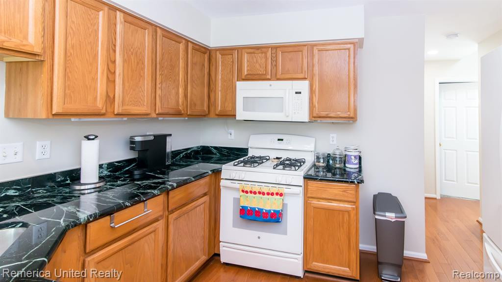 1944 HAWKS NEST Court, 56, Canton, MI 48188 — Photo 24