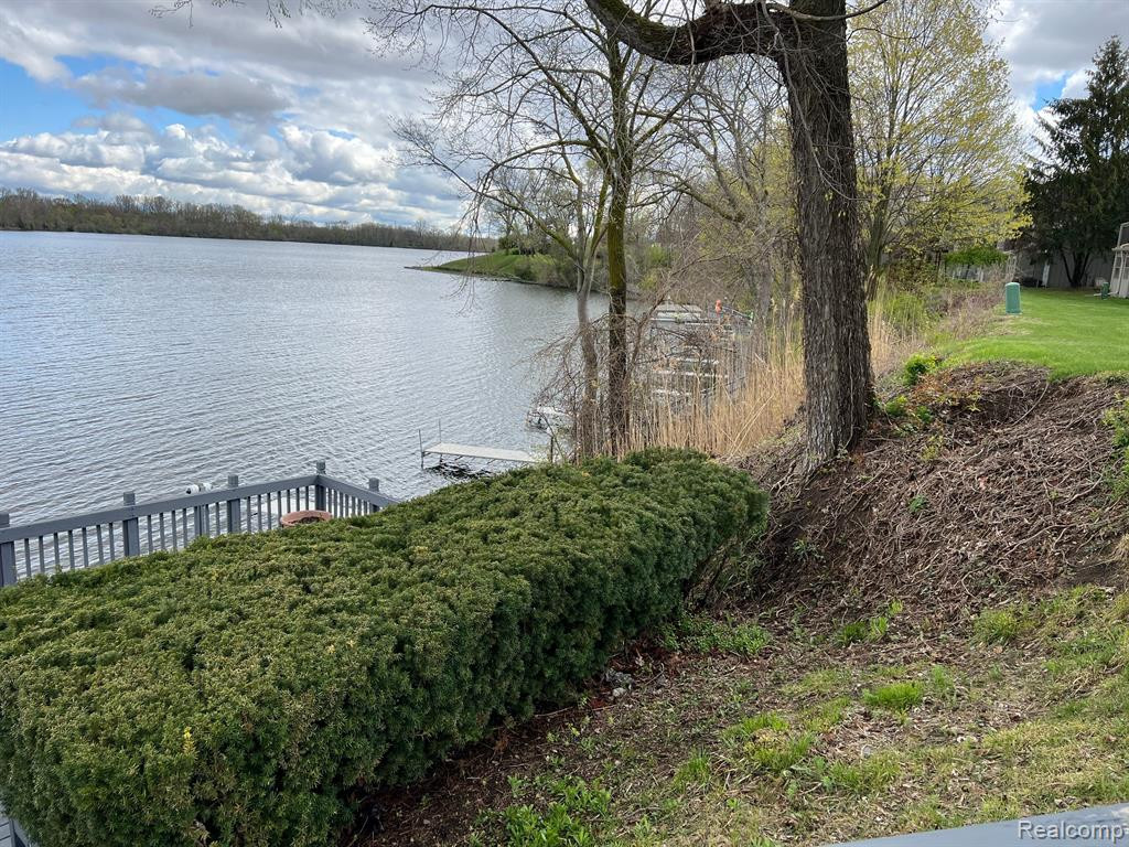 9631 HARBOUR COVE, Ypsilanti, MI 48197 — Photo 12