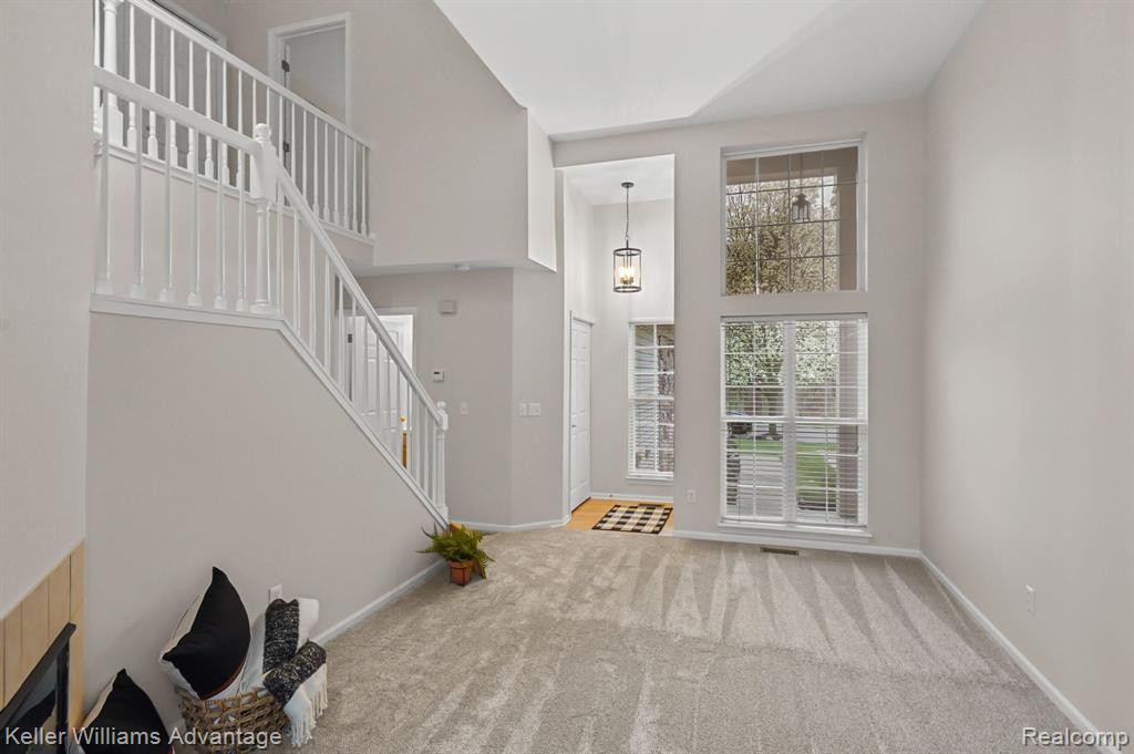 1033 CALPERNIA, Wixom, MI 48393 — Photo 7