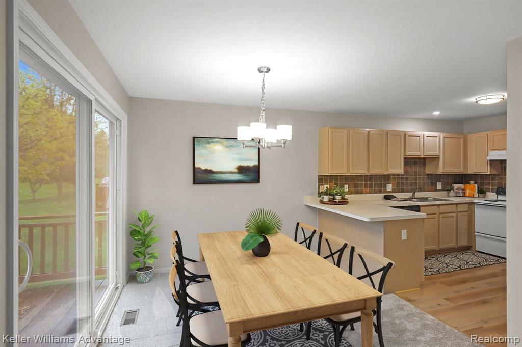 1033 CALPERNIA, Wixom, MI 48393 — Photo 8
