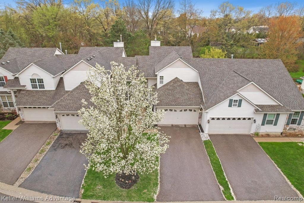 1033 CALPERNIA, Wixom, MI 48393 — Photo 37