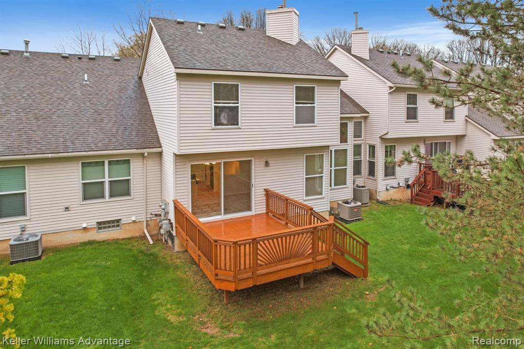 1033 CALPERNIA, Wixom, MI 48393 — Photo 39