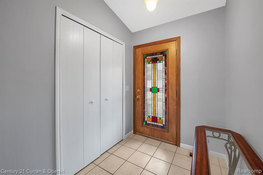 1037 HIGH RIDGE Drive, Canton, MI 48187 — Photo 2