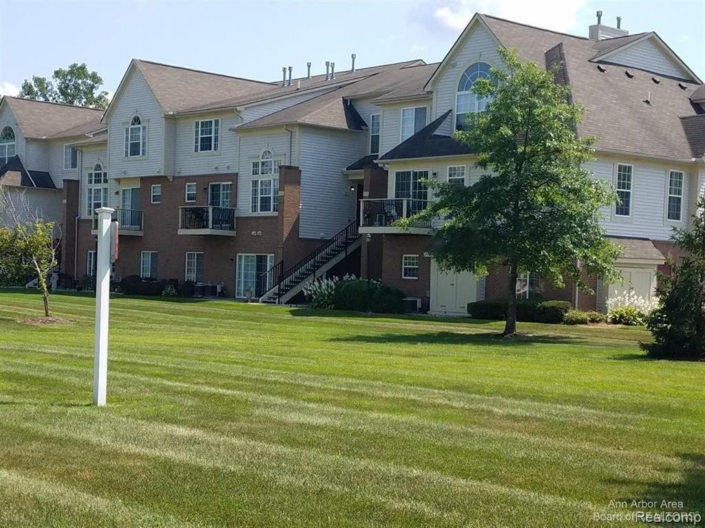 9521 LAKESIDE Drive, Ypsilanti, MI 48197 — front exterior