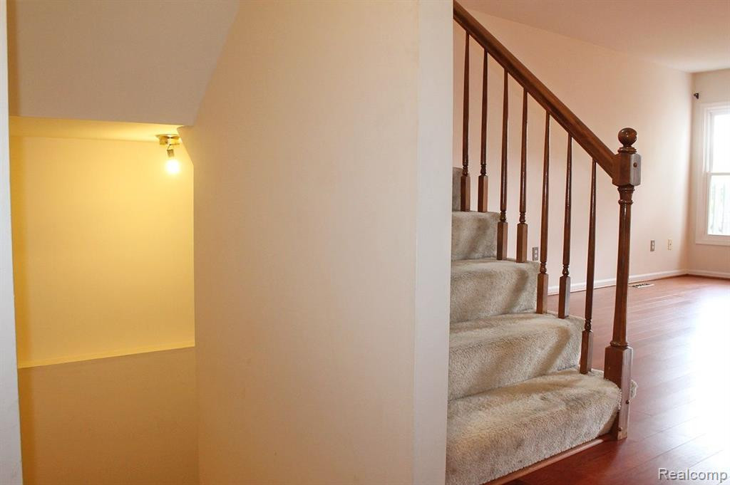 635 LIBERTY POINTE Drive, Ann Arbor, MI 48103 — Photo 10