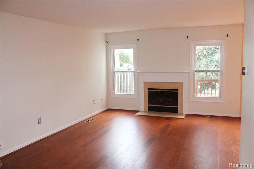 635 LIBERTY POINTE Drive, Ann Arbor, MI 48103 — Photo 12