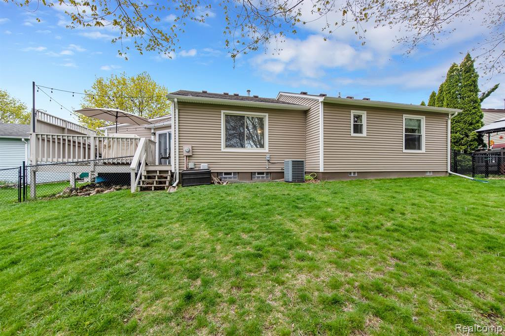 895 FAIRWAY TRAILS Drive, Brighton, MI 48116 — Photo 4