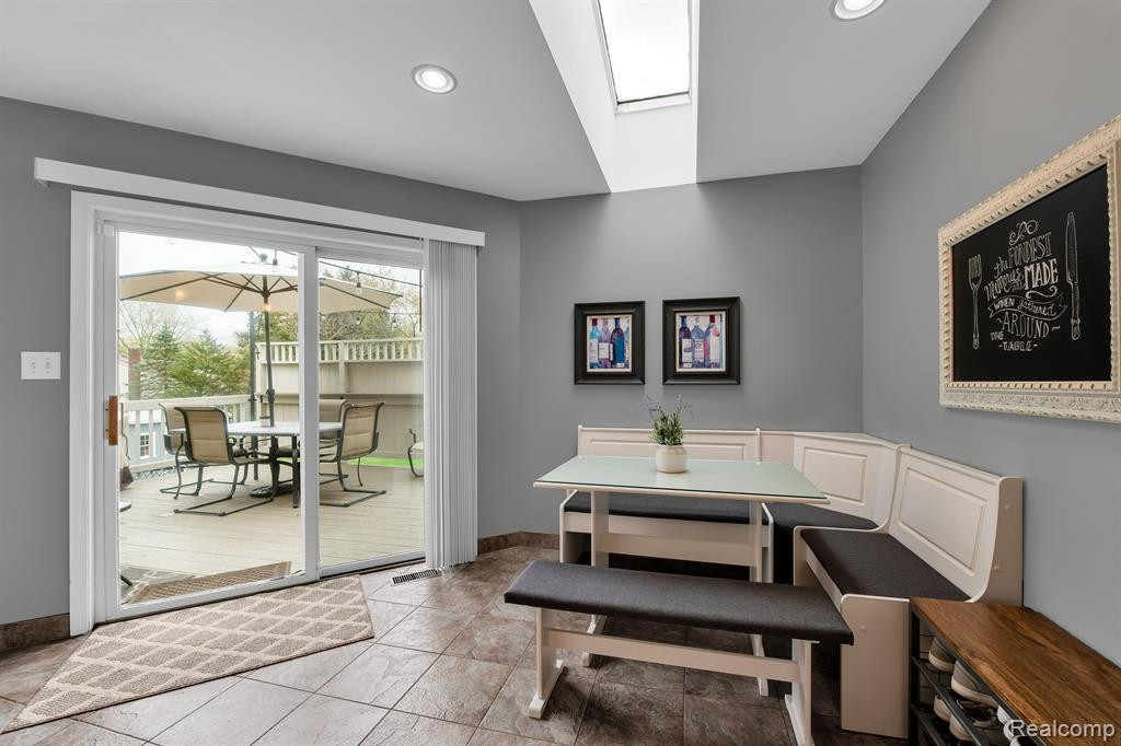 895 FAIRWAY TRAILS Drive, Brighton, MI 48116 — Photo 10