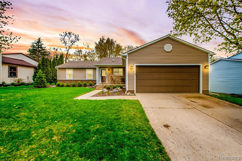895 FAIRWAY TRAILS Drive, Brighton, MI 48116 — Photo 31