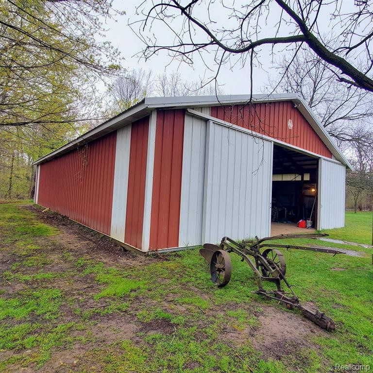 7257 SILVERWOOD Road, North Branch, MI 48461 — Photo 3