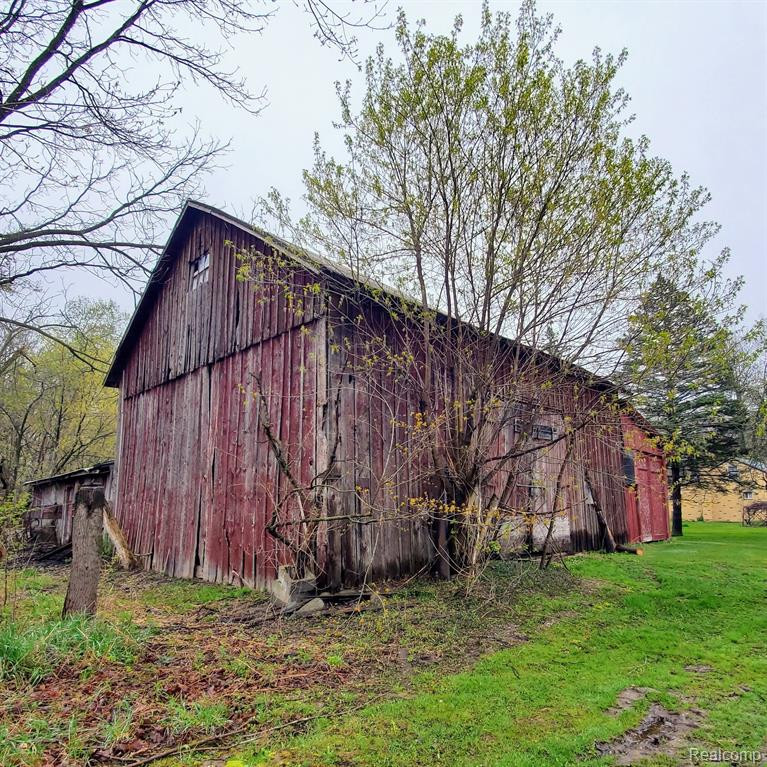 7257 SILVERWOOD Road, North Branch, MI 48461 — Photo 4