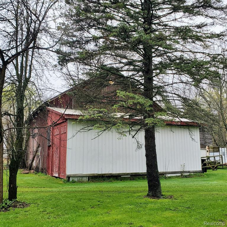 7257 SILVERWOOD Road, North Branch, MI 48461 — Photo 5