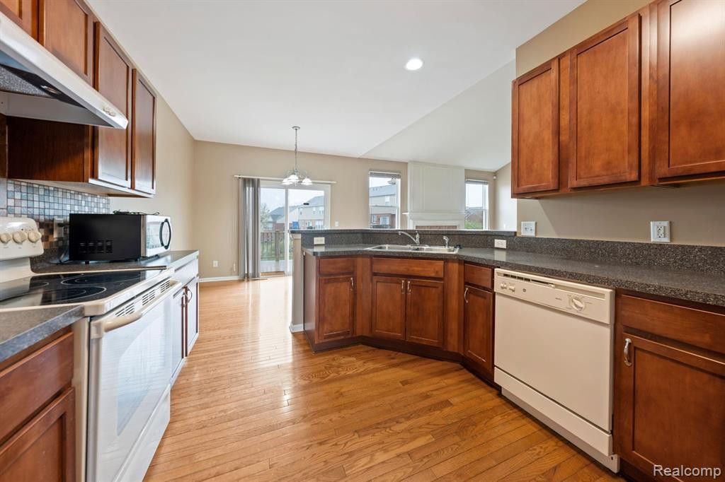 7587 ABIGAIL Drive, Ypsilanti, MI 48198 — Photo 4