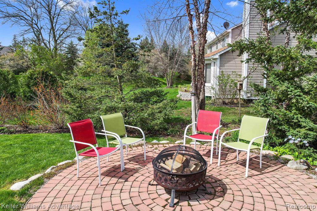 5793 CEDAR RIDGE Drive, Ann Arbor, MI 48103 — Photo 8
