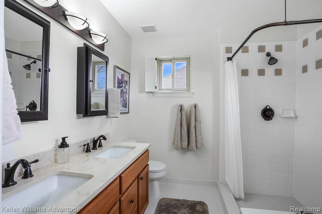 5793 CEDAR RIDGE Drive, Ann Arbor, MI 48103 — Photo 36