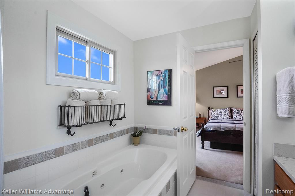 5793 CEDAR RIDGE Drive, Ann Arbor, MI 48103 — Photo 37