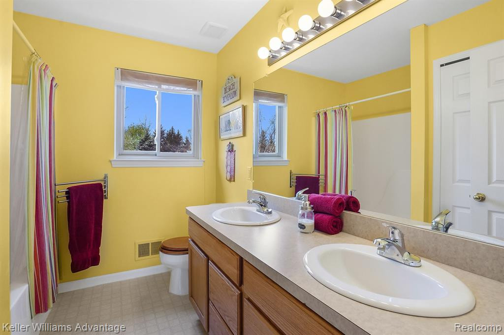 5793 CEDAR RIDGE Drive, Ann Arbor, MI 48103 — Photo 41