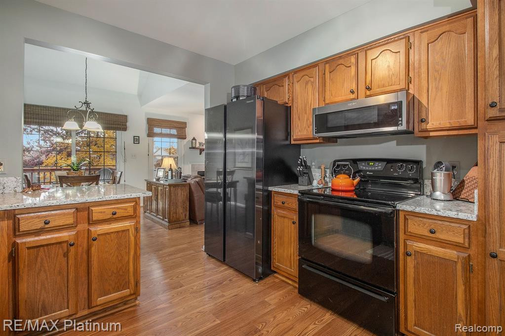 1002 Hickory Drive, Brighton, MI 48116 — Photo 6