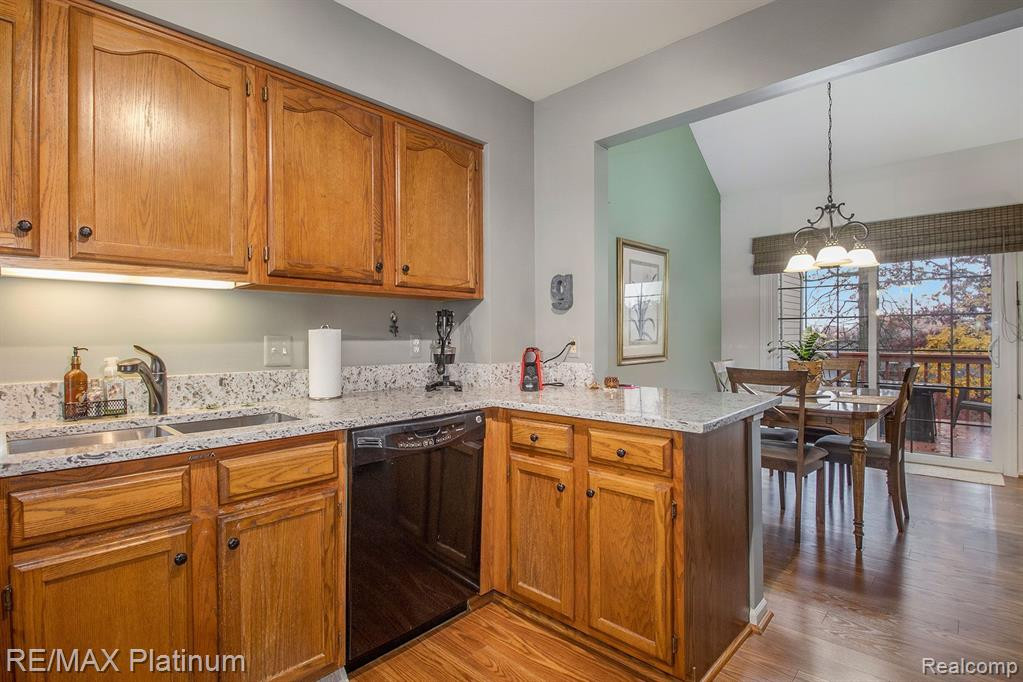 1002 Hickory Drive, Brighton, MI 48116 — Photo 9
