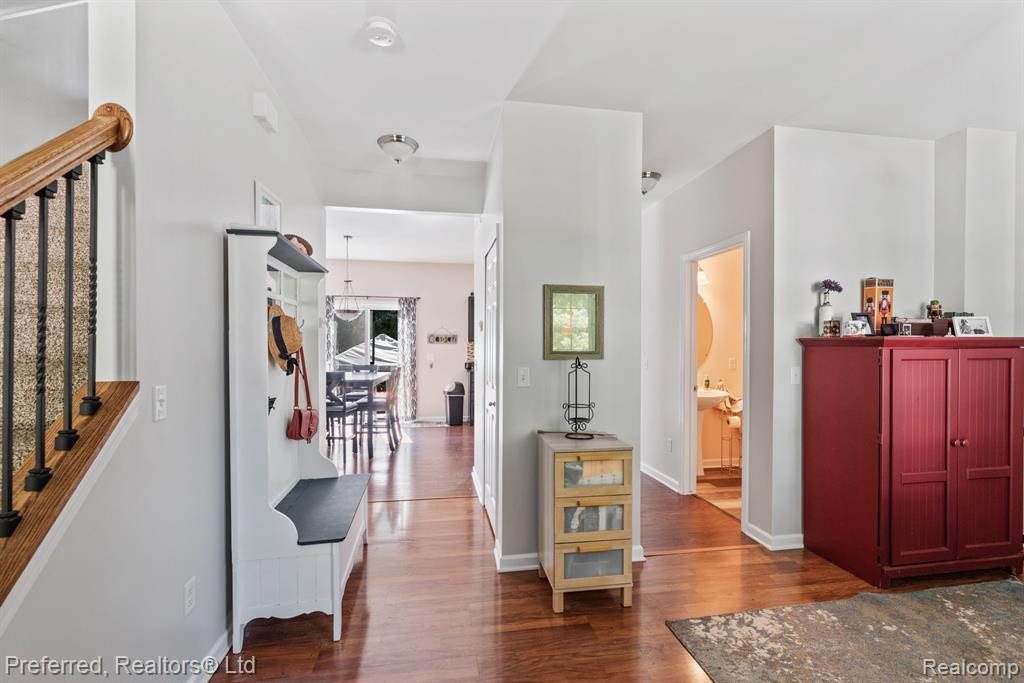 51231 Luke Lane, Novi, MI — Photo 2
