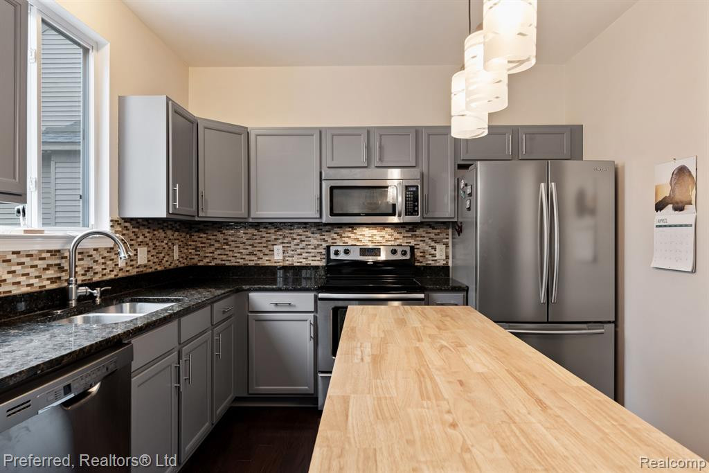 51231 Luke Lane, Novi, MI — Photo 13