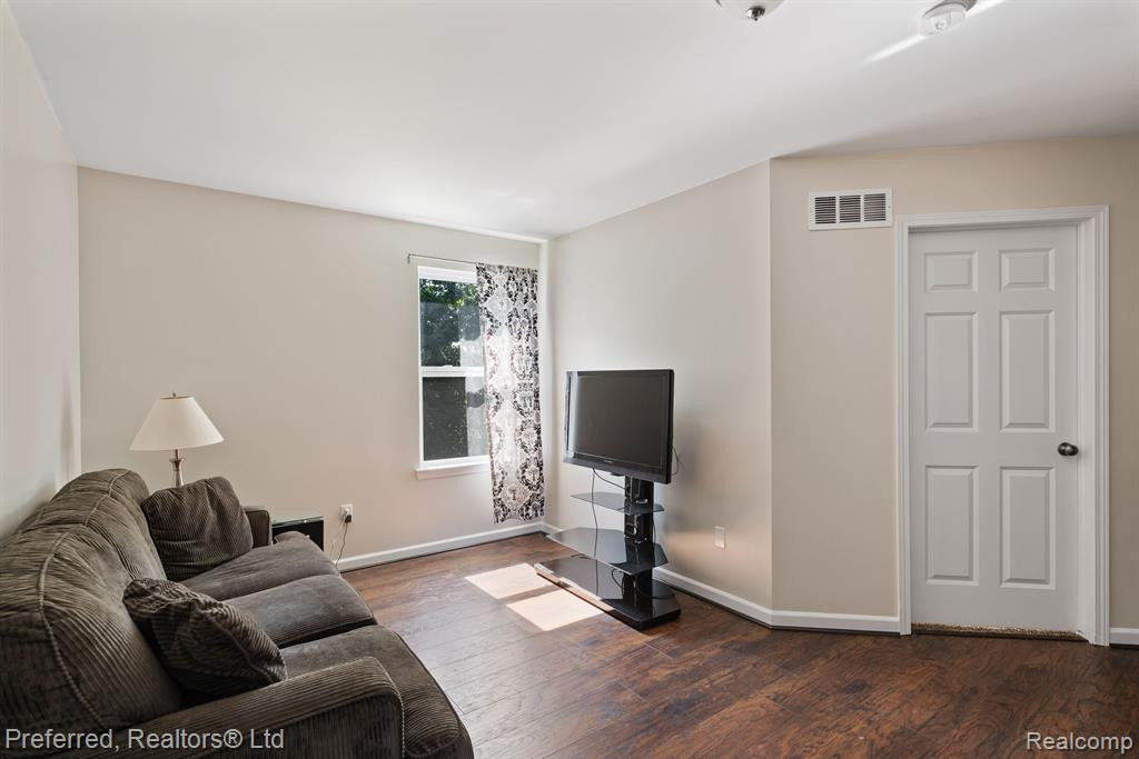 51231 Luke Lane, Novi, MI — Photo 27