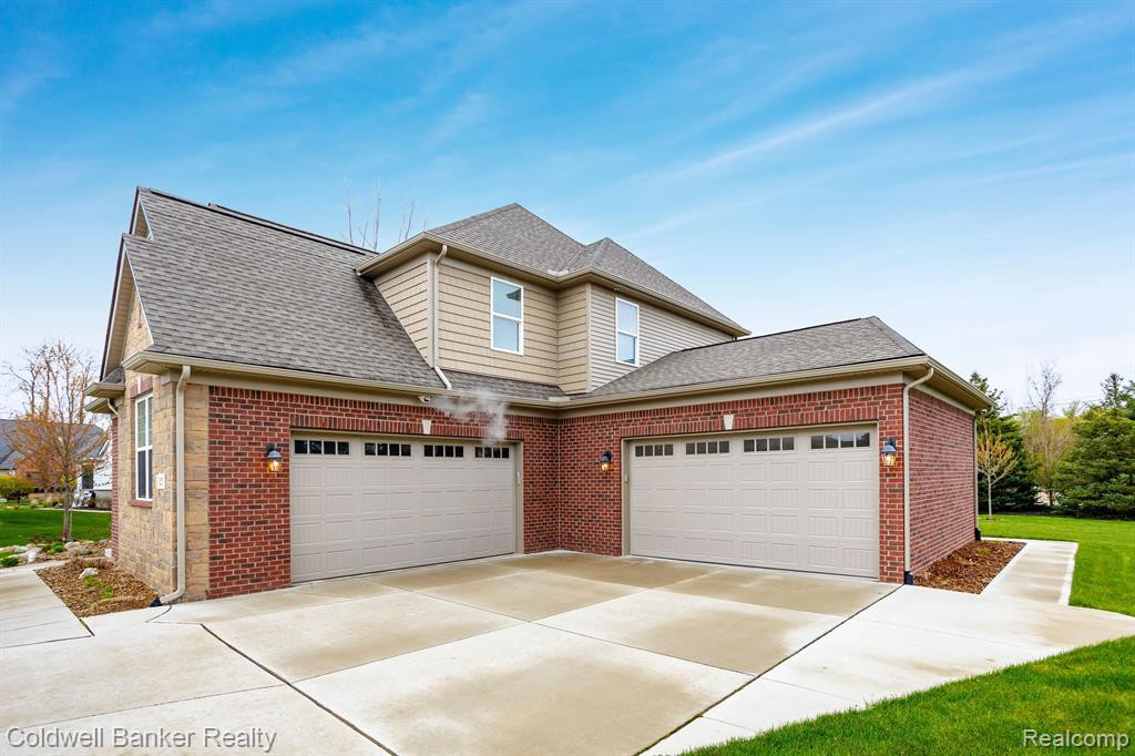 125 Shannon Partin Boulevard, South Lyon, MI 48178 — Photo 2