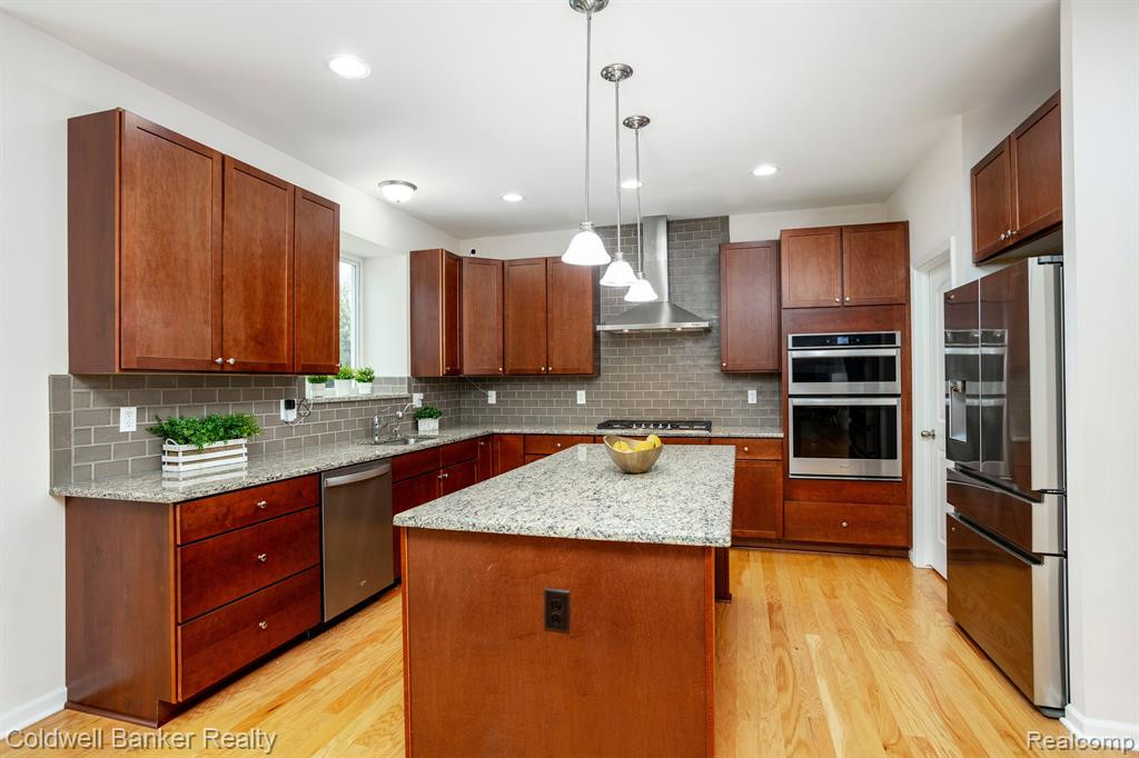 125 Shannon Partin Boulevard, South Lyon, MI 48178 — Photo 3