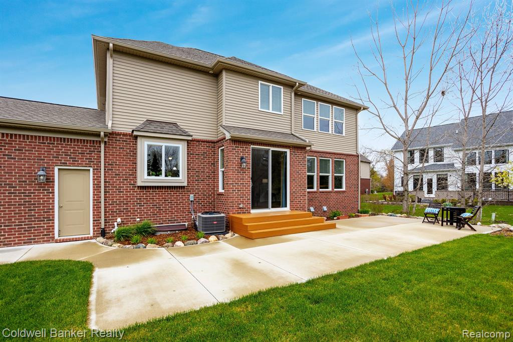 125 Shannon Partin Boulevard, South Lyon, MI 48178 — Photo 9