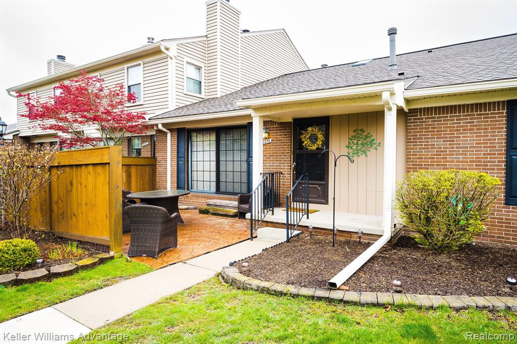 22274 Pondview, Novi, MI — front exterior