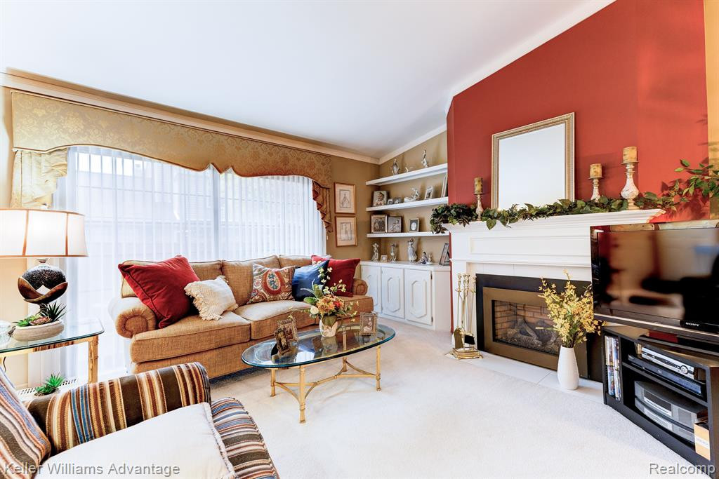 22274 Pondview, Novi, MI — Photo 3