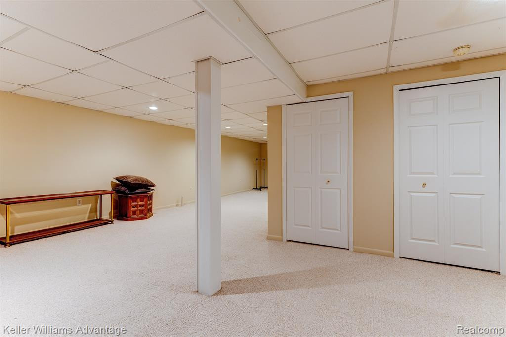 22274 Pondview, Novi, MI — Photo 15