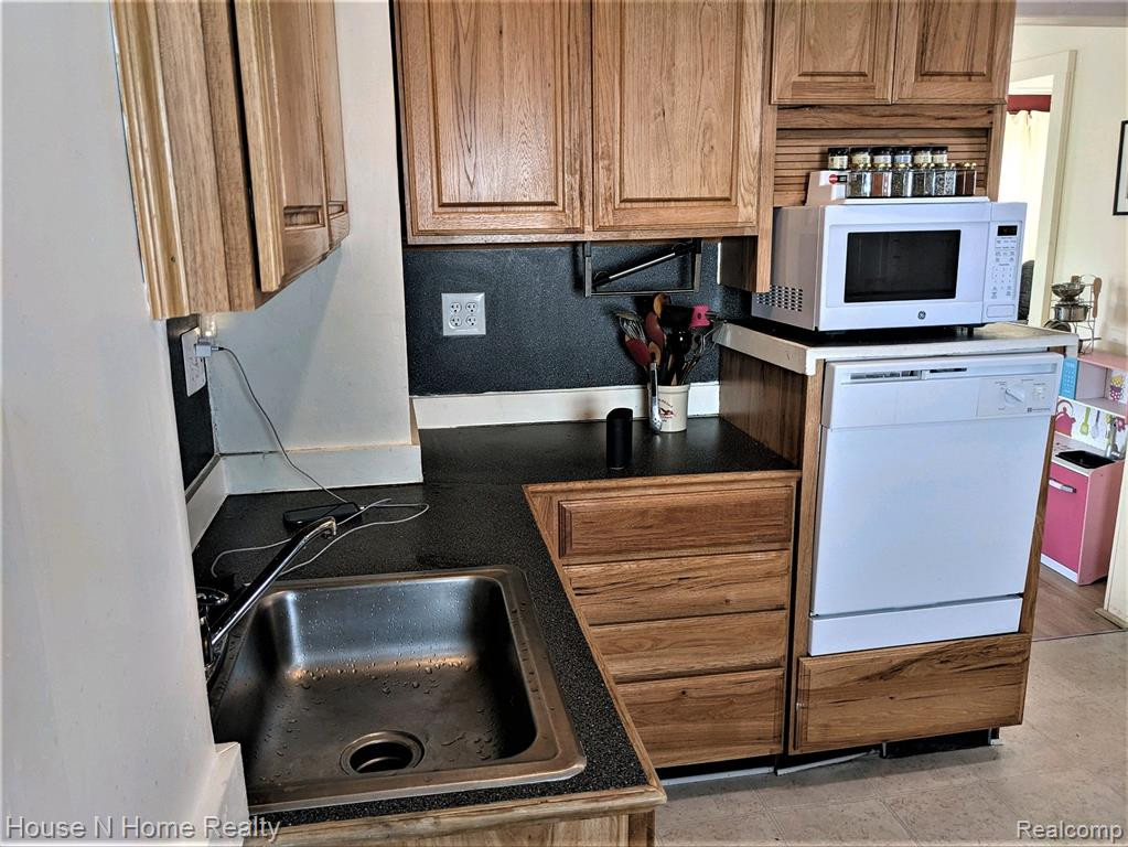 421 CAMPBELL Avenue, Ypsilanti, MI 48198 — Photo 8
